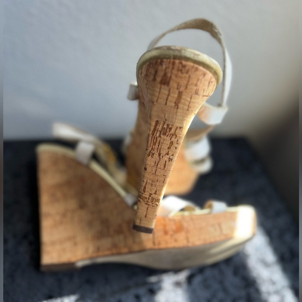 Michael Kors White Gold Wedge Sandals
ALL WHITE PARTY SUMMER WEAR - Picture 5 of 12